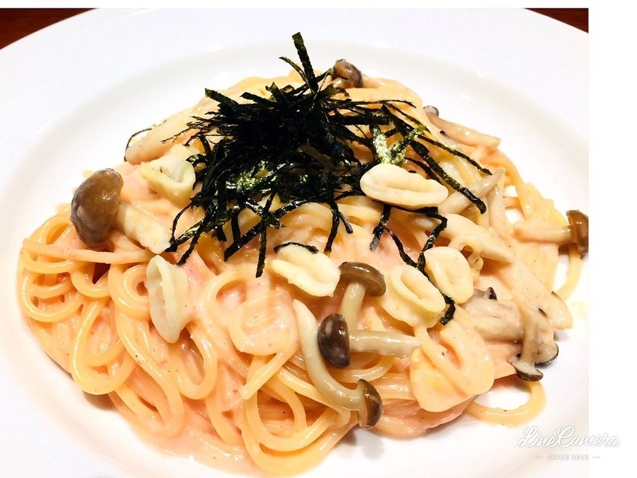 イカとしめじの明太子クリームパスタ