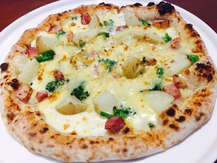 ラクレトチーズ石窯ピザ