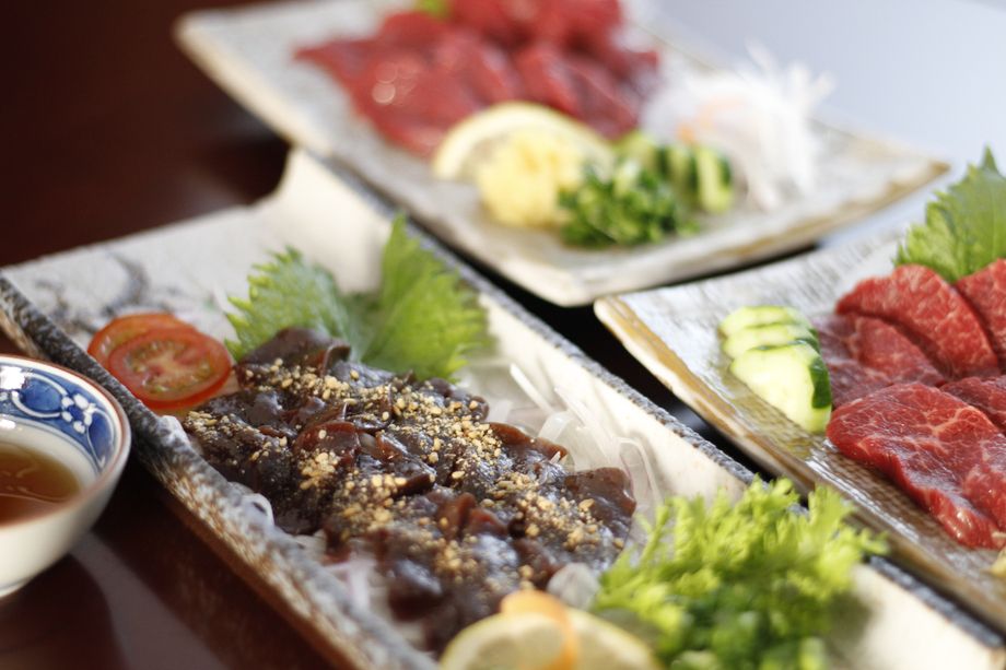 霜降り馬刺し（1880）