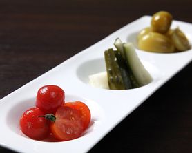 2種のトマトの自家製ピクルス