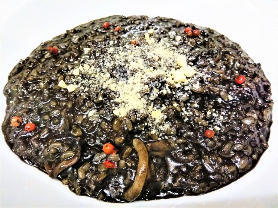 イカ墨の玄米のリゾット