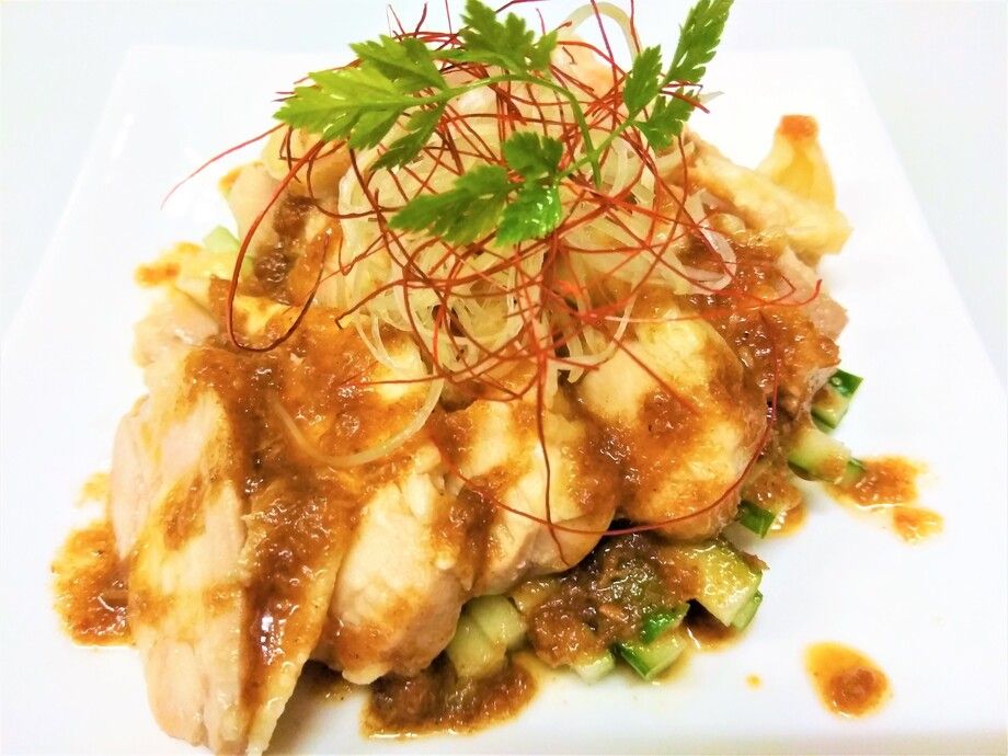 蒸鶏と胡瓜の沙茶醤風味