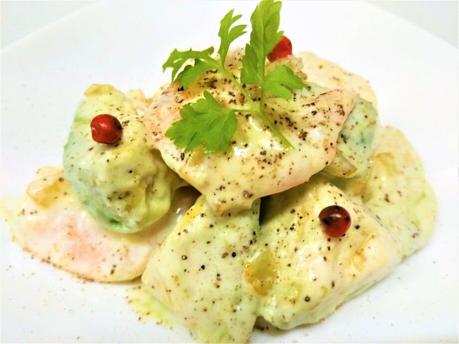 海老とアボカドのサラダ　レモンピール風味