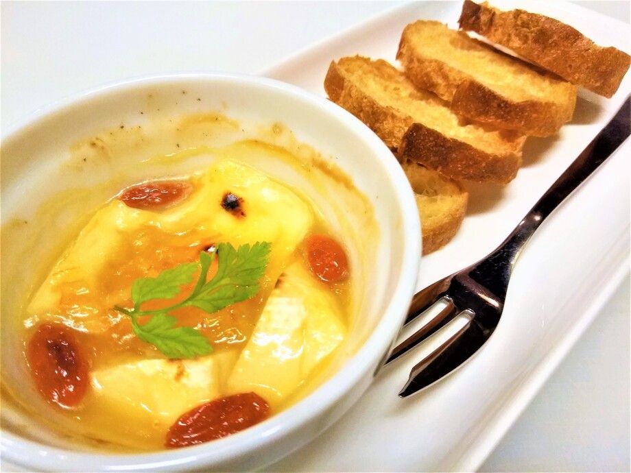 バレンシア風カマンベールチーズのココット焼き
