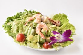 【おつまみ・サラダ】エビとアボカドのパリパリサラダ