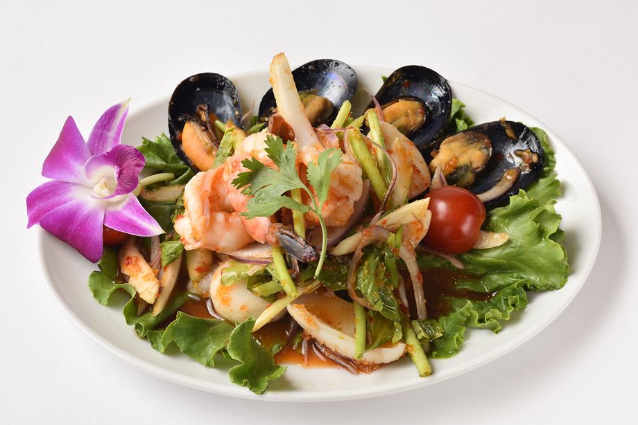 【おつまみ・サラダ】ヤムタレー（タイ風シーフードサラダ）