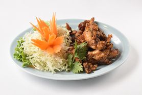 【炒め物・揚げ物】鶏肉の黒コショウとニンニク炒め