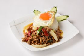 【ライス・麺】ガパオガイ（鶏肉のバジル炒め） 