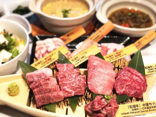 石垣牛セット※盛付画像は2名様分。（16,000円(税別)　(1名様8,000円)）