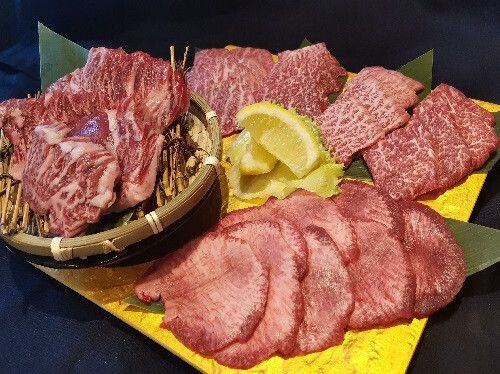 【国産和牛】肉盛り赤（12,000円(税別)）