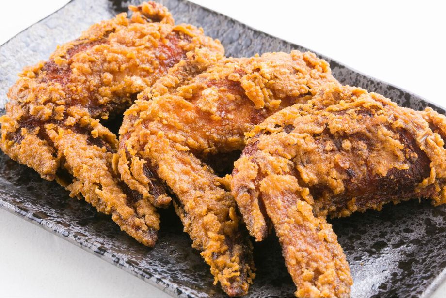 手羽先からあげ 1本（140円）