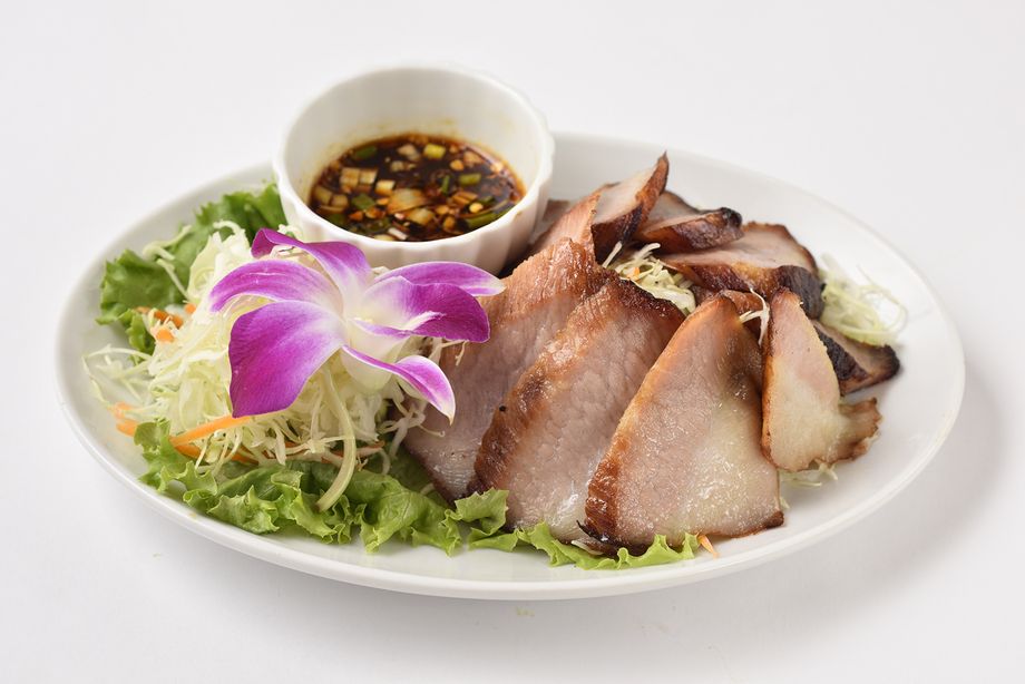 【おつまみ・サラダ】コームーヤーン（豚トロ炙り焼き）