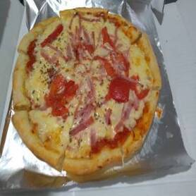 ベーコンとトマトのPizza 