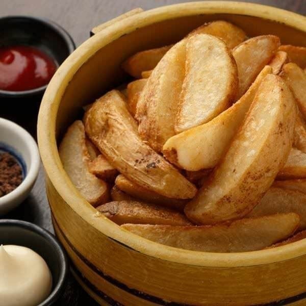 ポテトフライ　　～佐渡塩釜の藻塩添え～