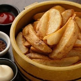 ポテトフライ　　～佐渡塩釜の藻塩添え～