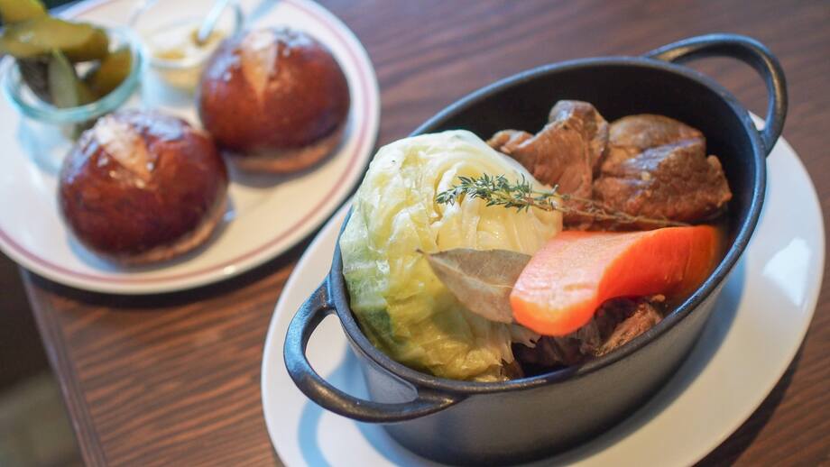 塩漬け牛肉のゴロゴロ野菜ポトフ