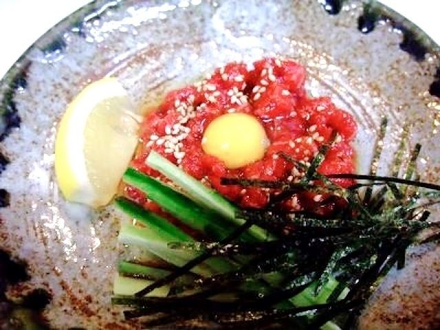 馬刺しユッケ