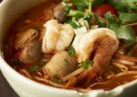 クウィッティオトムヤム（ハーブたっぷりトムヤム麺）