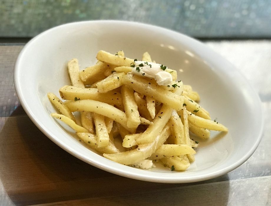 フライドポテト　黒胡椒マスカルポーネ風味