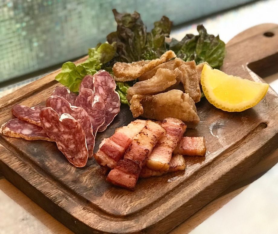 イベリコ豚の3品おつまみ　サラミ・ベーコン・トントロ塩唐揚げ