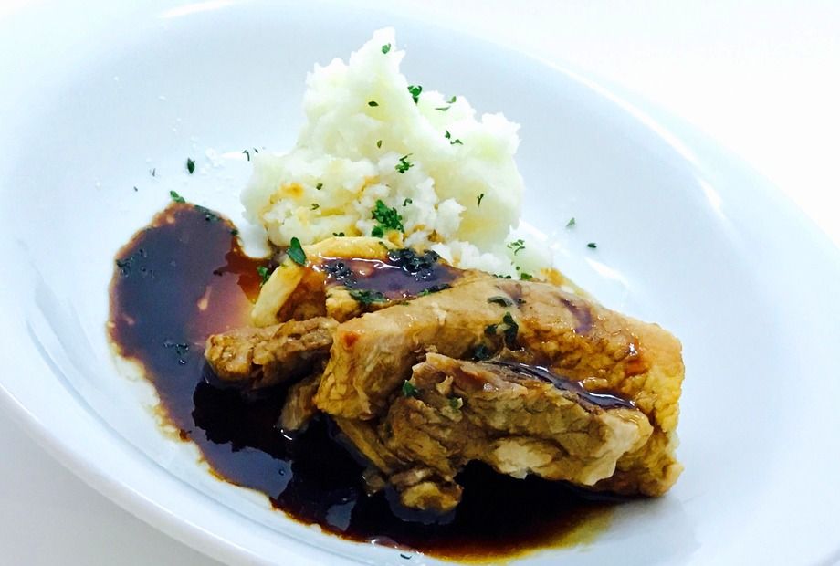 豚バラ肉の柔らか煮　バルサミコソース