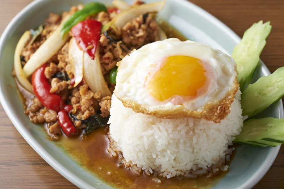 ガパオライス（鶏ひき肉のホーリーバジル炒め）