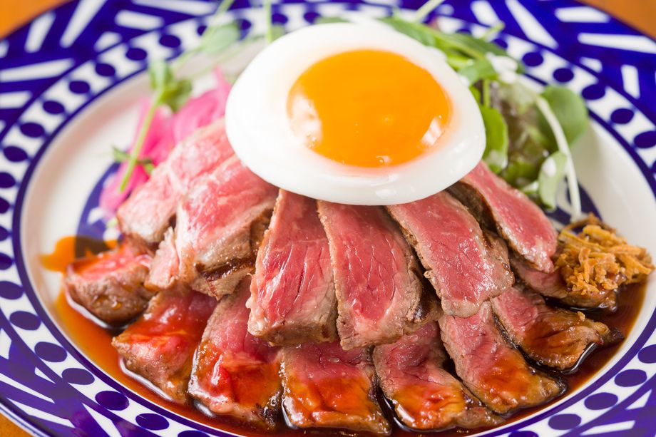 サーロインステーキ ロコモコ