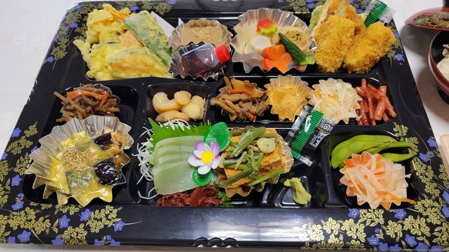 精進折（3,240円）