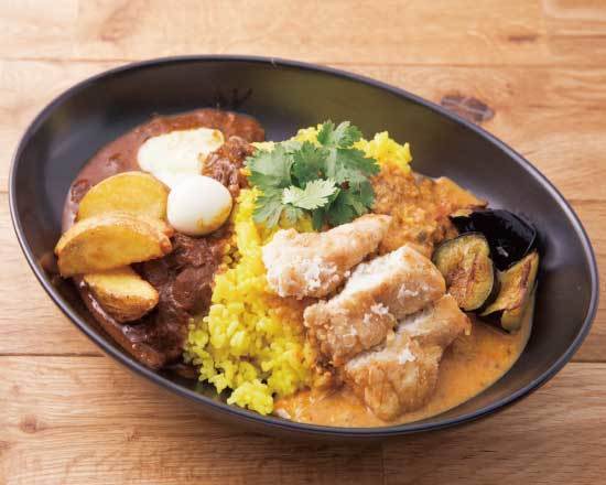 アキバ盛りカレー１