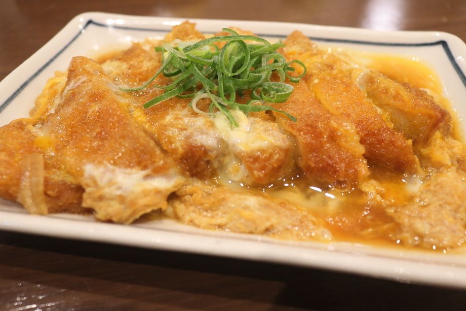 かつとじ定食（880）