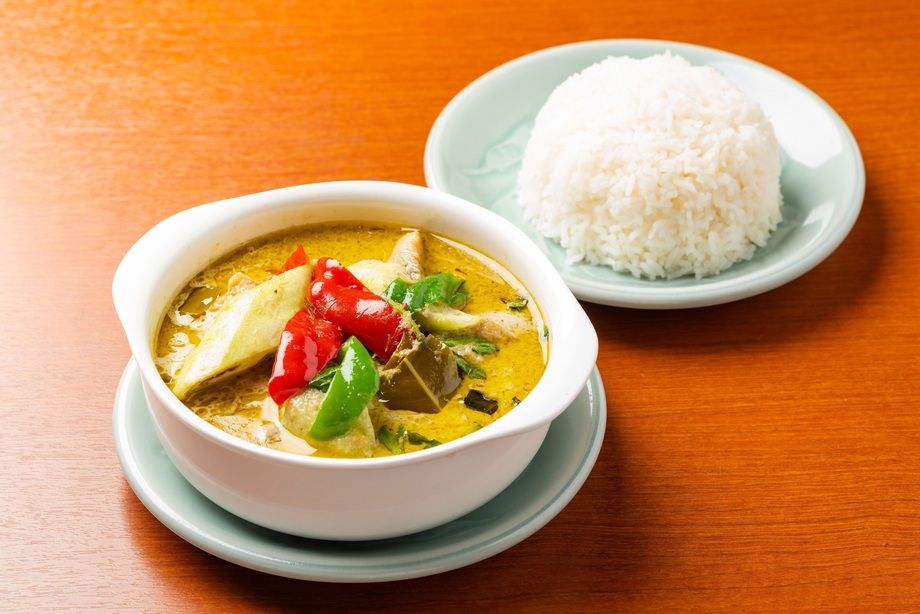 ゲーン・キィオ・ワン／鶏肉入りグリーンカレー（1,150）