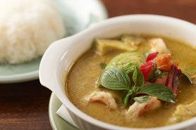 ゲーン・キィオ・ワンクンアボカド/えびとアボカドのグリーンカレー