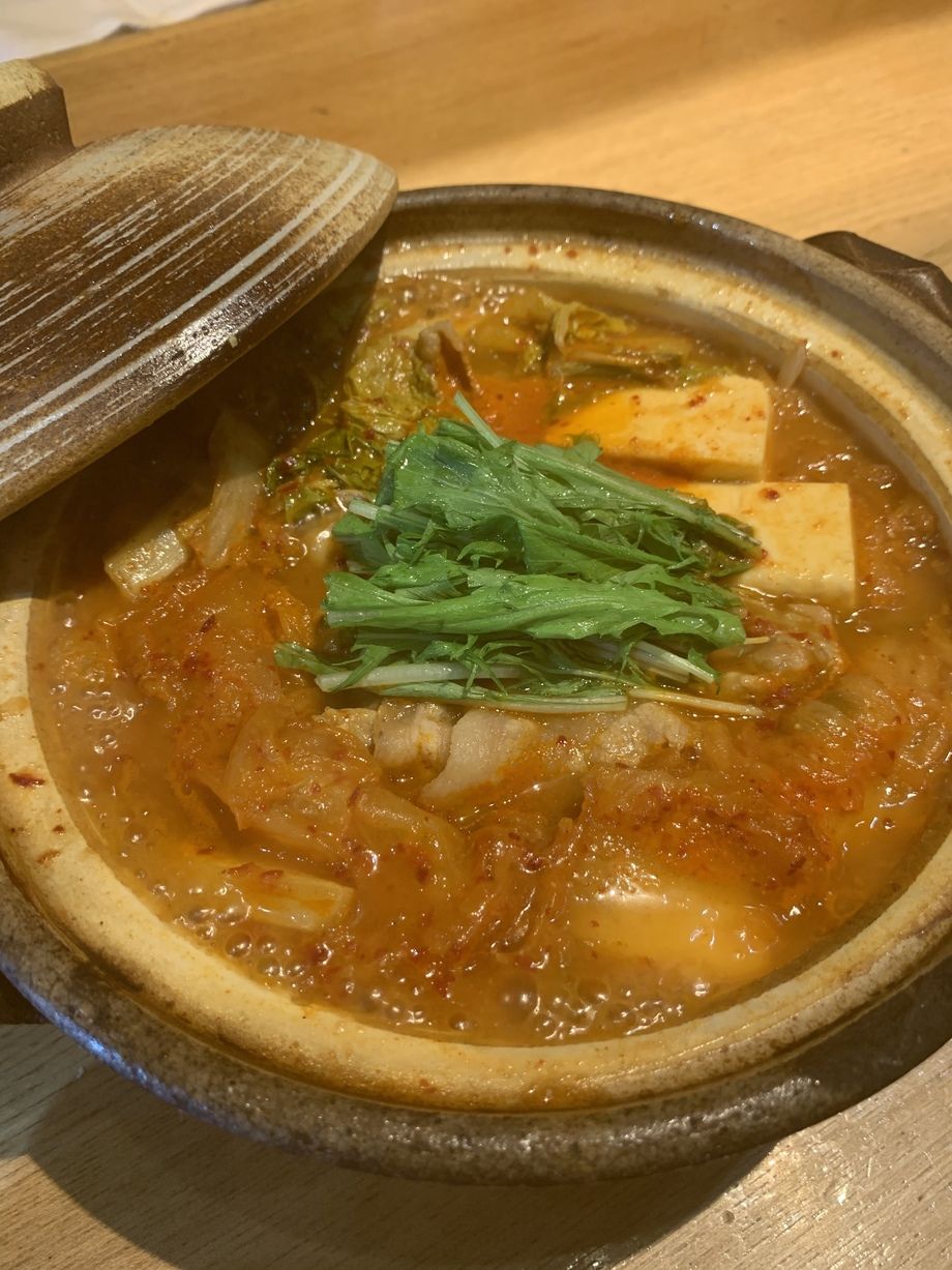 ハーブ豚の味噌キムチ鍋（680円）