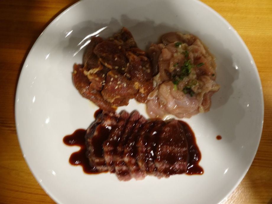 ハラミ3種盛り(牛、豚、鶏）（￥３０００－）