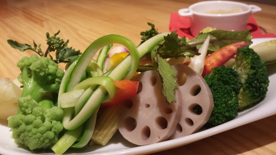 季節の有機野菜のバーニャカウダ