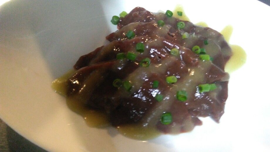 牛レバー（￥９５０-）