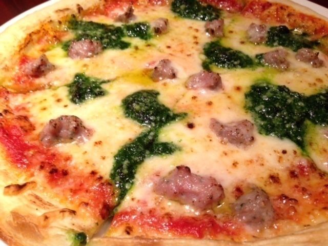 ほうれん草とサルシッチャのPIZZA
