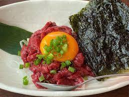 韓国のり巻き馬刺しユッケ