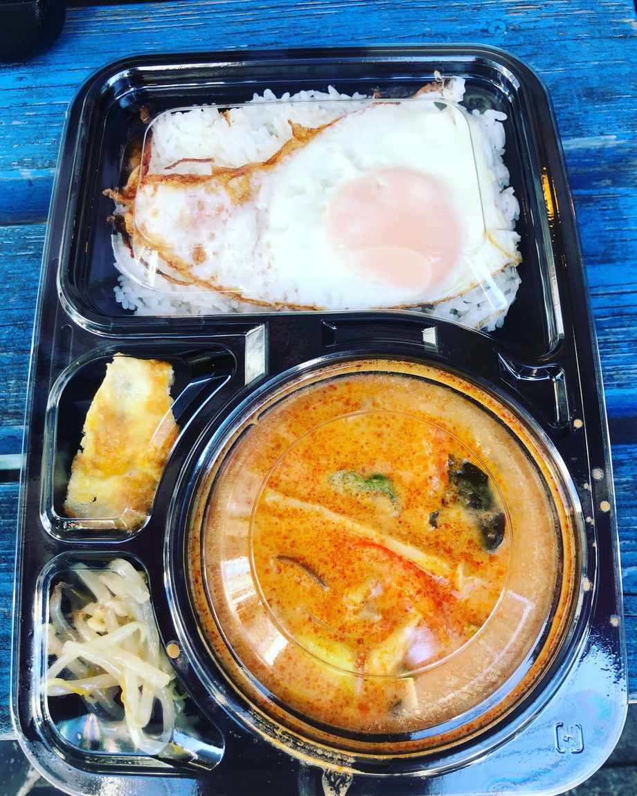 レッドカレー弁当