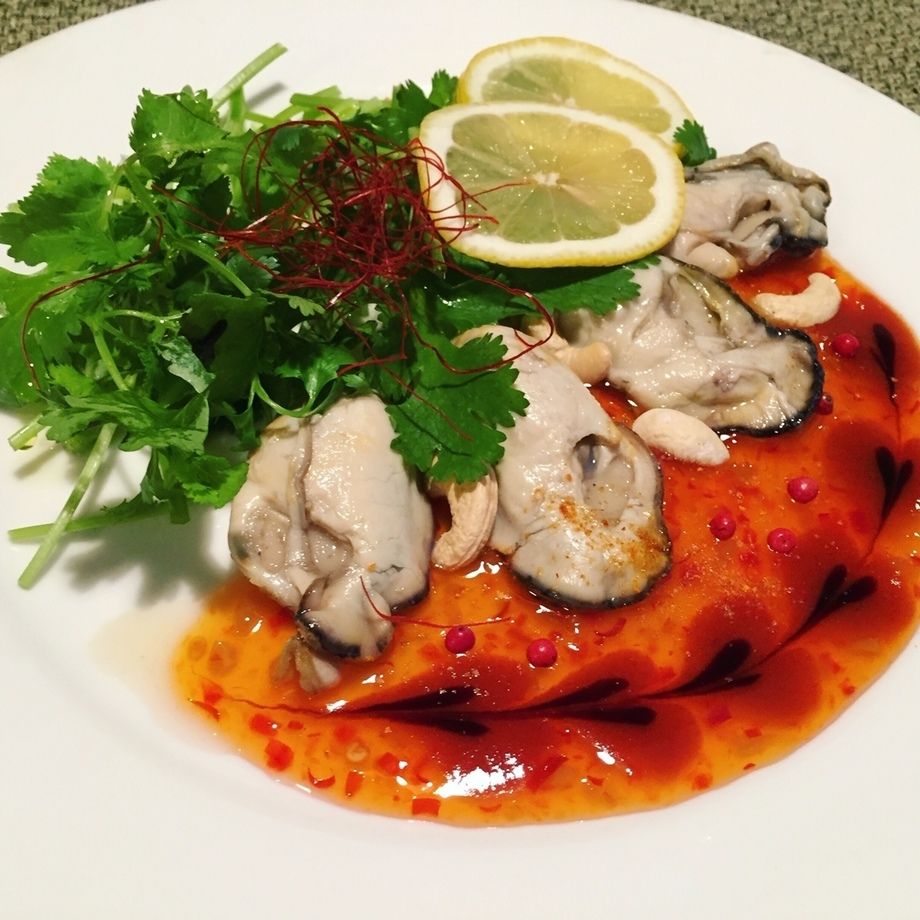 牡蠣のパクチーサラダ（期間限定メニュー）（980円）