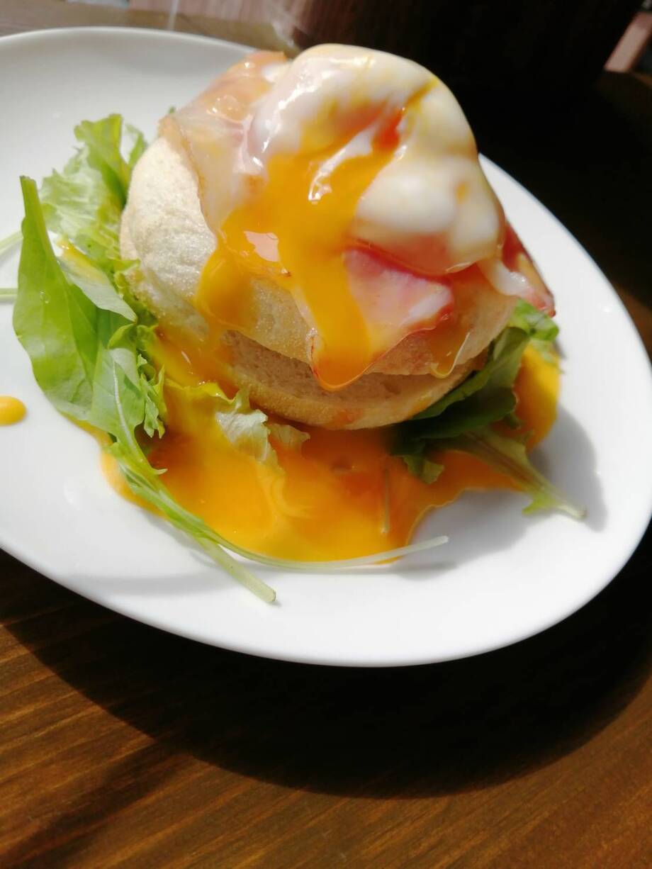 エッグベネディクト