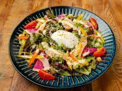 鶏生ハムのシーザーサラダ～温玉のせ～