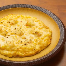 コーンマヨネーズのオムピザ