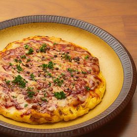 スパイシーミートのオムピザ