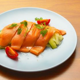 スモークサーモンと野菜のマリネ