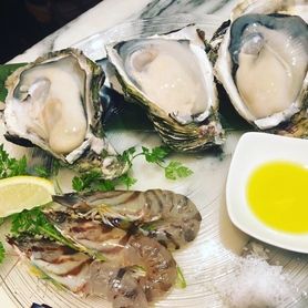 生牡蠣と新鮮生海老