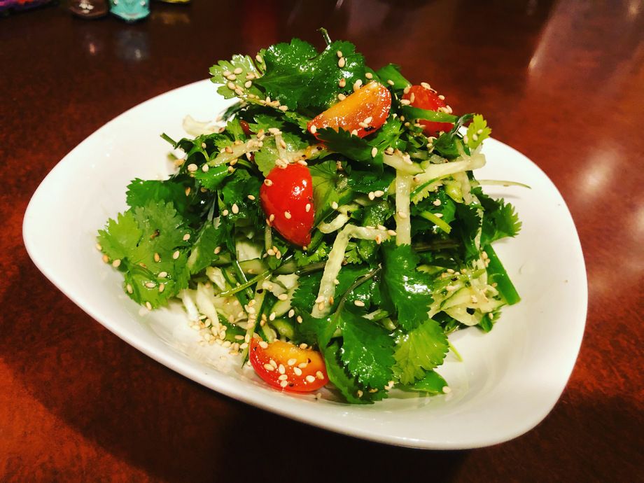 無限パクチーサラダ