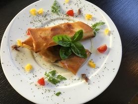 生ハムとカマンベールの春巻き