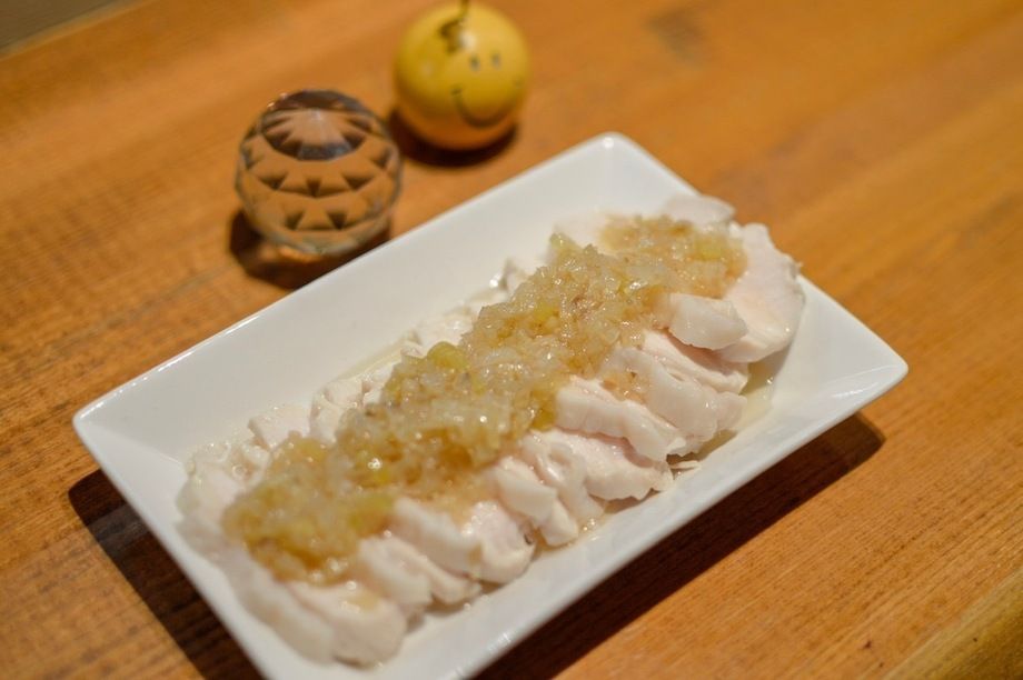 蒸し鶏ネギソース（600円）