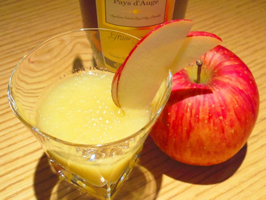 リンゴと蜂蜜のカクテル